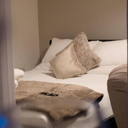 1 Bedroom Apartment - The Opal 첼튼엄 외부 사진