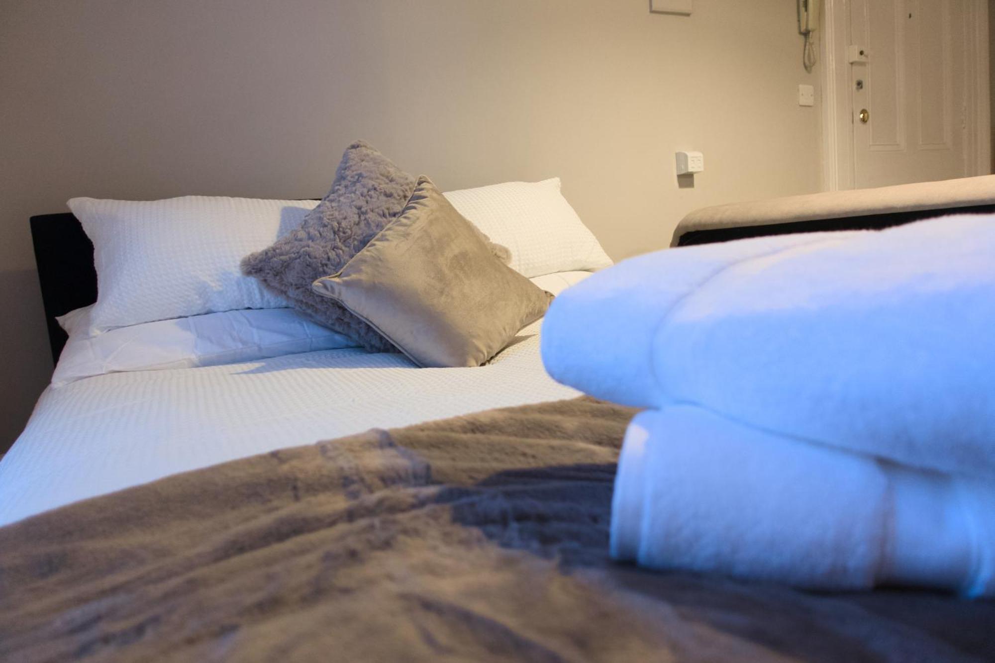 1 Bedroom Apartment - The Opal 첼튼엄 외부 사진